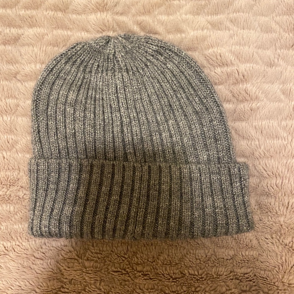 Brandy Melville beanie!